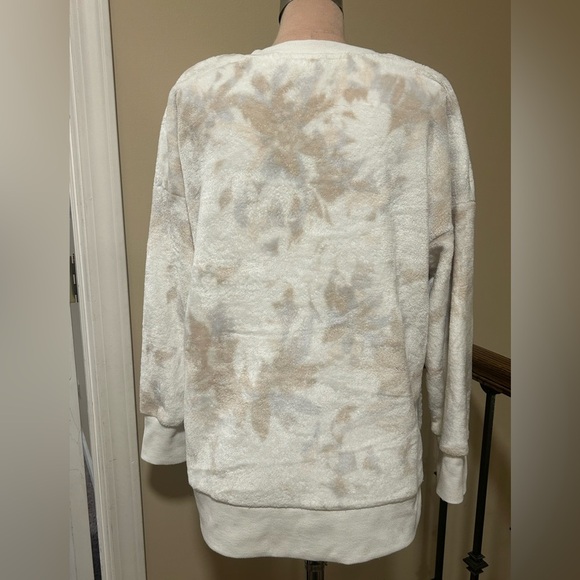 SO Cream Tan Tie Dye Plush Fleece Crewneck Sweatshirt Women’s Medium - Picture 3 of 5